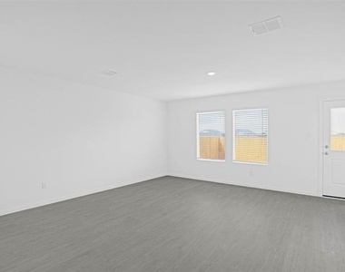 921 Mossycup Street - Photo Thumbnail 12