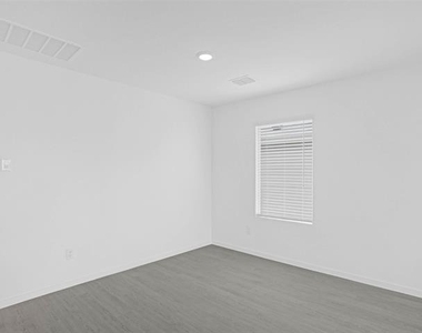 921 Mossycup Street - Photo Thumbnail 10