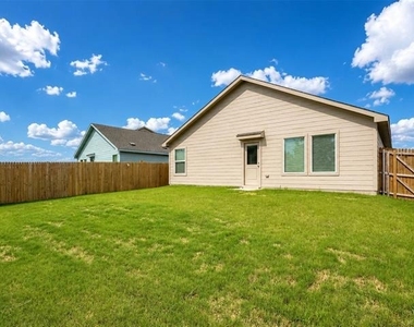 921 Mossycup Street - Photo Thumbnail 22