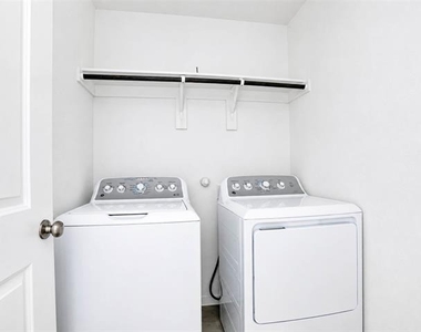 921 Mossycup Street - Photo Thumbnail 5
