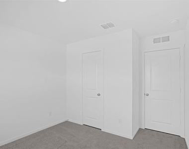 921 Mossycup Street - Photo Thumbnail 14