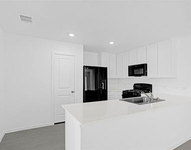 921 Mossycup Street - Photo Thumbnail 1