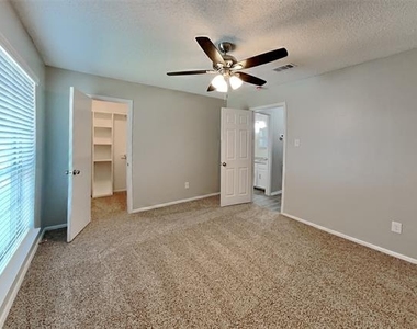 4300 Spring Hill Lane - Photo Thumbnail 11