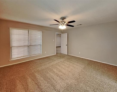 4300 Spring Hill Lane - Photo Thumbnail 5
