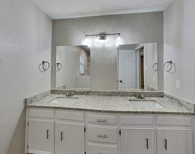 4300 Spring Hill Lane - Photo Thumbnail 14