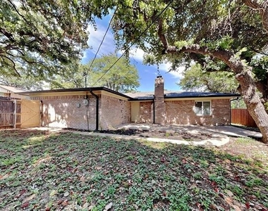 4300 Spring Hill Lane - Photo Thumbnail 16