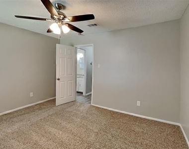 4300 Spring Hill Lane - Photo Thumbnail 13
