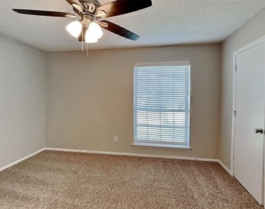 4300 Spring Hill Lane - Photo Thumbnail 12
