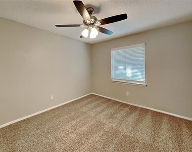 4300 Spring Hill Lane - Photo Thumbnail 10