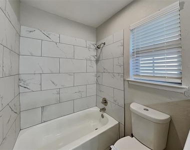 4300 Spring Hill Lane - Photo Thumbnail 15