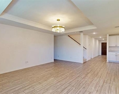 4536 Benham Drive - Photo Thumbnail 4