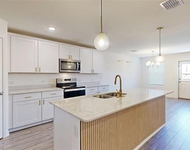 4536 Benham Drive - Photo Thumbnail 9