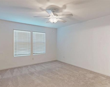 4536 Benham Drive - Photo Thumbnail 12