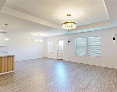 4536 Benham Drive - Photo Thumbnail 3