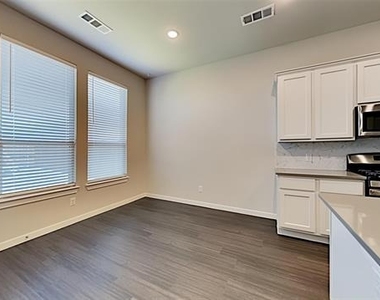 1552 Seminole Drive - Photo Thumbnail 14