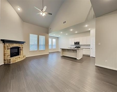 1552 Seminole Drive - Photo Thumbnail 6