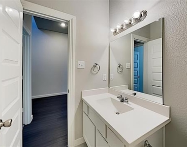 1552 Seminole Drive - Photo Thumbnail 21