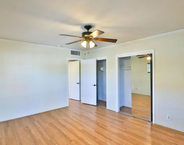 2421 W Anderson Avenue - Photo Thumbnail 17