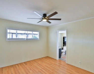 2421 W Anderson Avenue - Photo Thumbnail 11