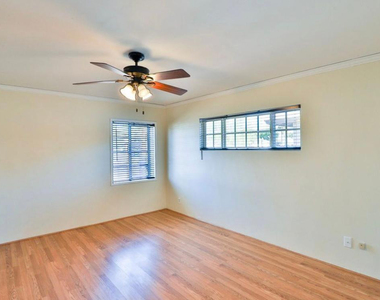 2421 W Anderson Avenue - Photo Thumbnail 16