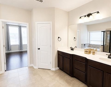 8416 Whistling Duck Drive - Photo Thumbnail 10