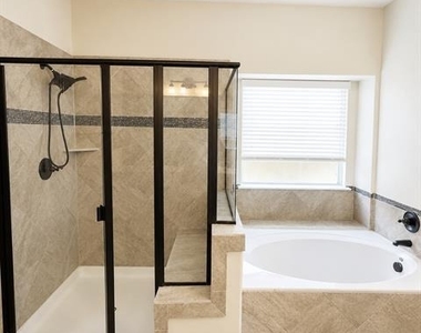8416 Whistling Duck Drive - Photo Thumbnail 9