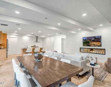 7121 E Rancho Vista Drive - Photo Thumbnail 3
