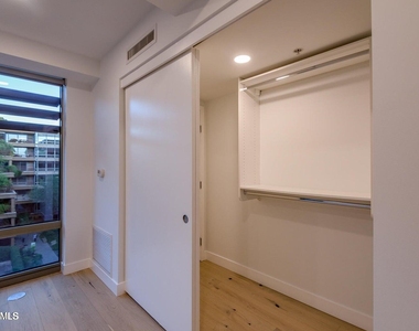 7121 E Rancho Vista Drive - Photo Thumbnail 20