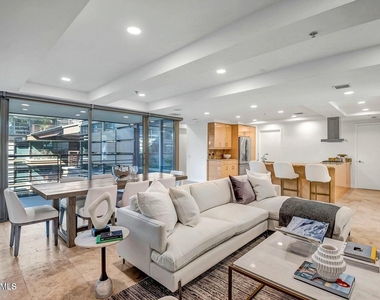 7121 E Rancho Vista Drive - Photo Thumbnail 6