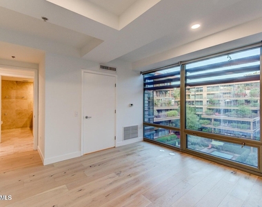 7121 E Rancho Vista Drive - Photo Thumbnail 24