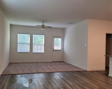 816 Juniper Street - Photo Thumbnail 7