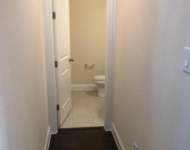 2436 Valley Lane - Photo Thumbnail 7