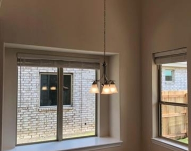2436 Valley Lane - Photo Thumbnail 9