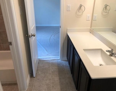 2436 Valley Lane - Photo Thumbnail 18