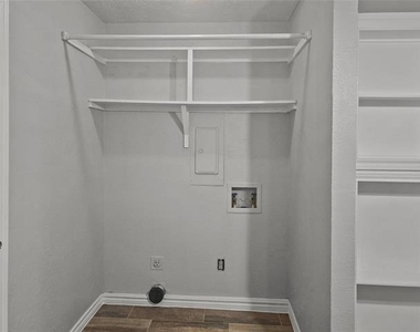 701 Idlewilde Drive - Photo Thumbnail 11