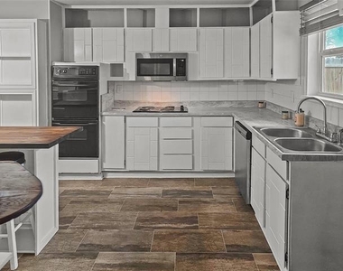 701 Idlewilde Drive - Photo Thumbnail 1