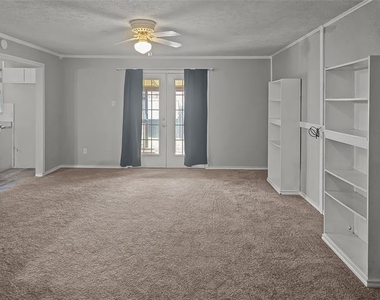 701 Idlewilde Drive - Photo Thumbnail 3