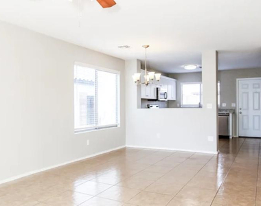 8610 W Eva Street - Photo Thumbnail 3