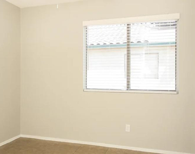 8610 W Eva Street - Photo Thumbnail 8