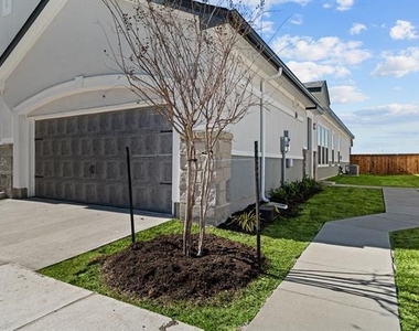 4770 N Luxe Lane - Photo Thumbnail 1