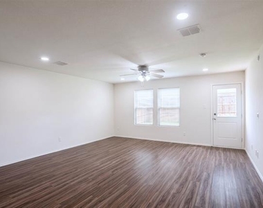 767 Myrtle Lane - Photo Thumbnail 16