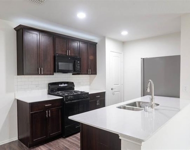767 Myrtle Lane - Photo Thumbnail 13