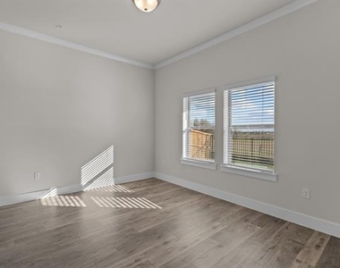 4770 N Luxe Lane - Photo Thumbnail 9