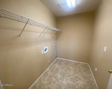 10050 E Carmel Avenue - Photo Thumbnail 19