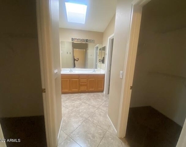 10050 E Carmel Avenue - Photo Thumbnail 31
