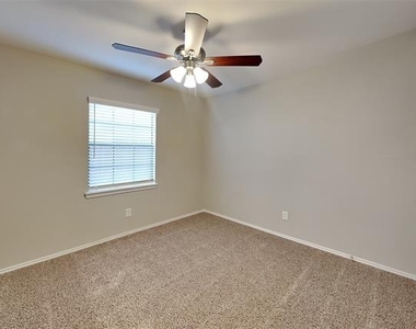 2845 London Lane - Photo Thumbnail 12