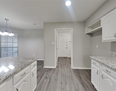 2845 London Lane - Photo Thumbnail 3
