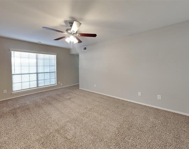 2845 London Lane - Photo Thumbnail 9