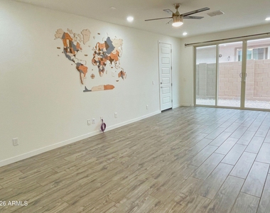 17155 N 9th Place - Photo Thumbnail 3