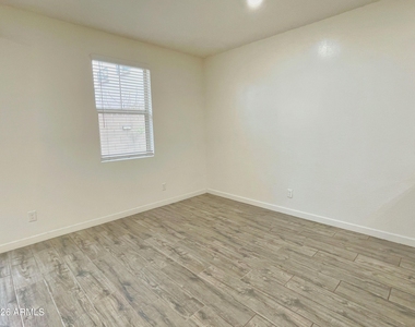 17155 N 9th Place - Photo Thumbnail 14